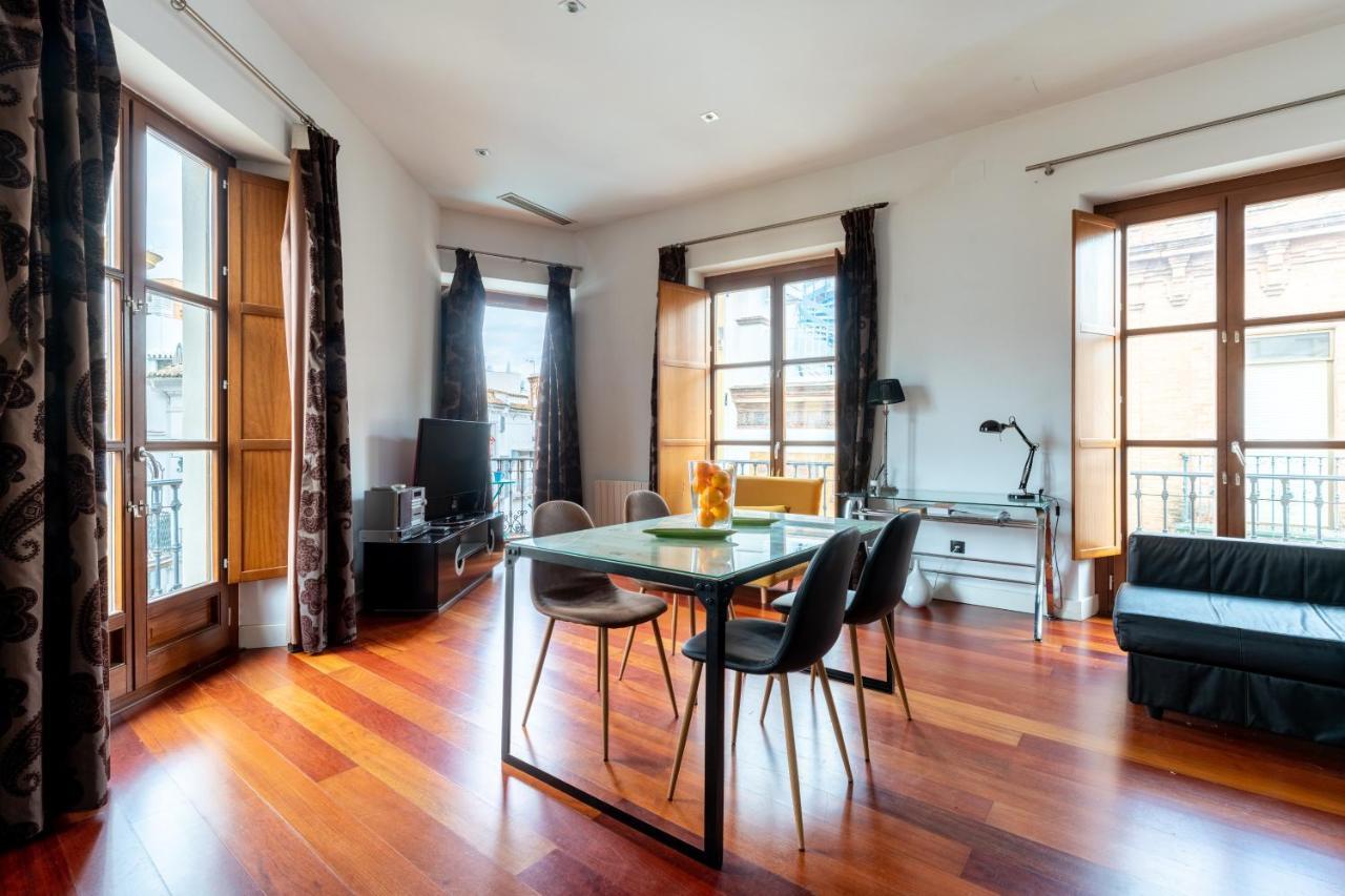 Cathedral Apartment, Upper Floor Apartment Séville Extérieur photo