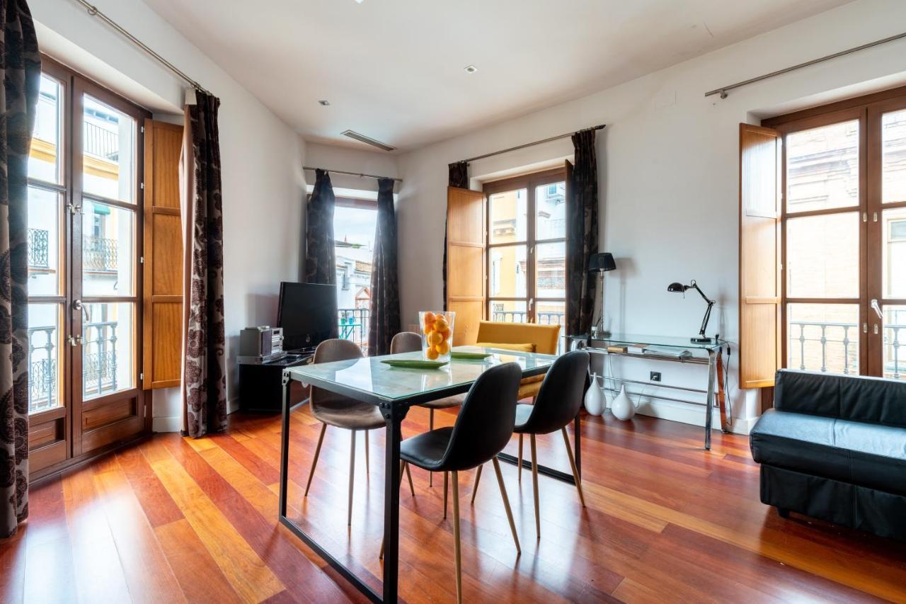 Cathedral Apartment, Upper Floor Apartment Séville Extérieur photo